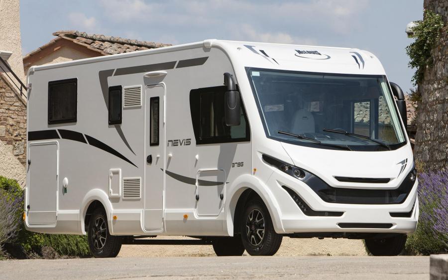 McLouis Nevis 379G '2018